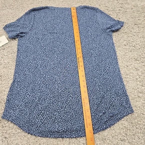 Athleta Top Womens Medium Blue Breezy Scoop V-Neck‎ Leopard Cheetah Active - Picture 11 of 12